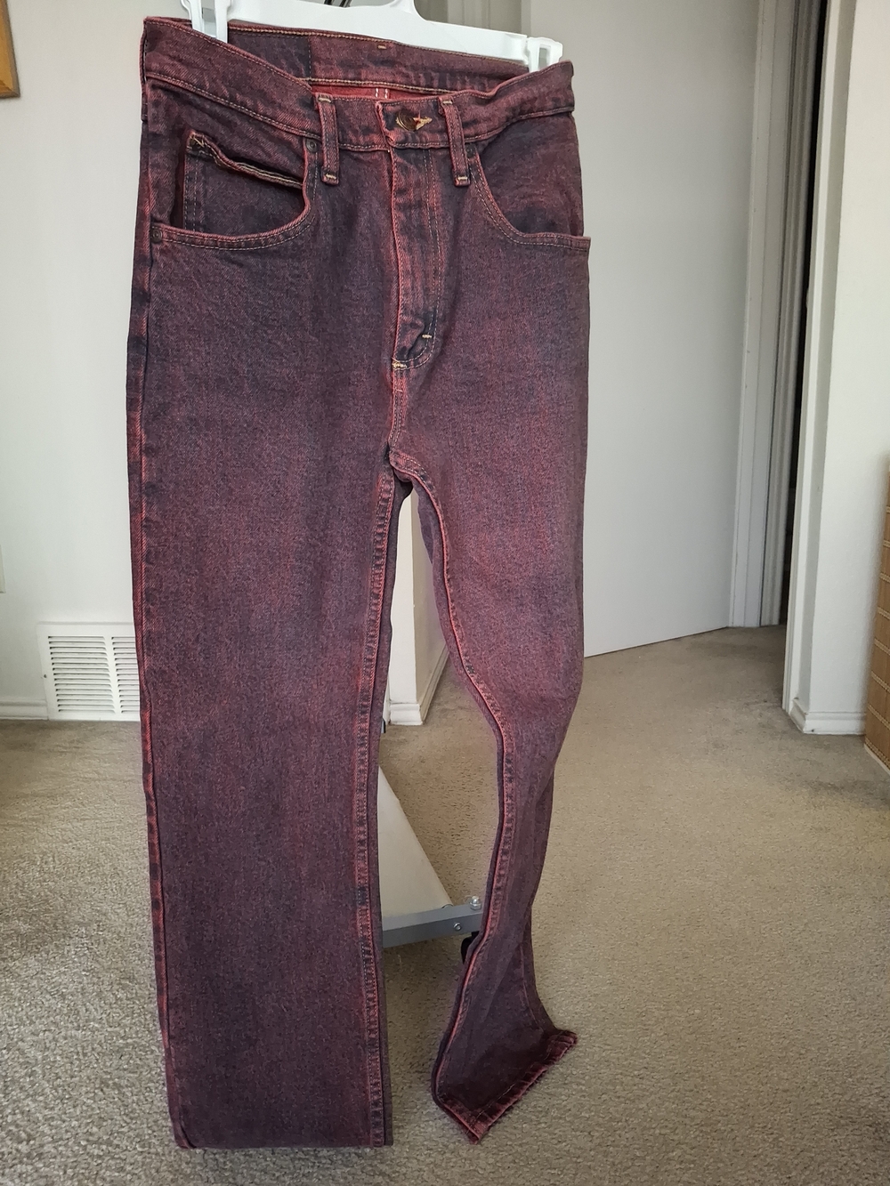 Wrangler Men's Slim Straight Jeans in Washed Red